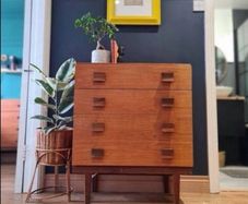 Mid century chest of drawers