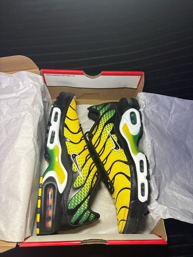 Nike Airmax plus varsity maize multiple sizes
