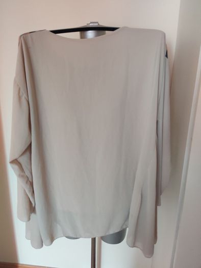 Beige butterflies lovely blouse size UK16 EU44 Postage included