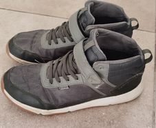 Boys Shoes Size 6
