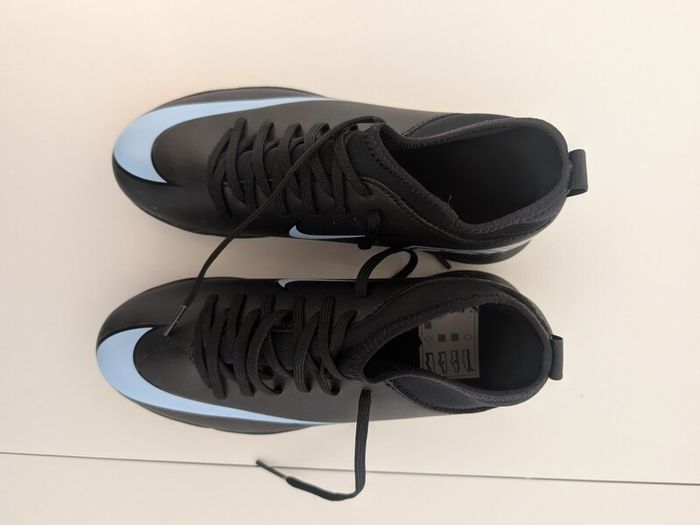 Mercurial Vapor 16 Club Juniors Astro Turf Football Boots