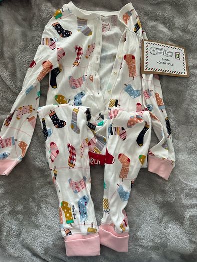 BNWT unisex Christmas onesie, size 5-6 years