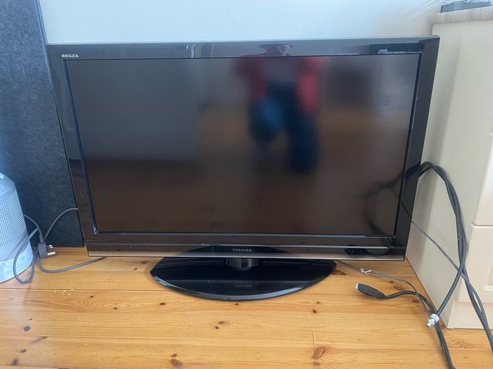 32 inch Toshiba TV/Not Smart TV