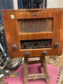 vintage radio and record player