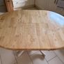 Oval Round extending dining table Image 4