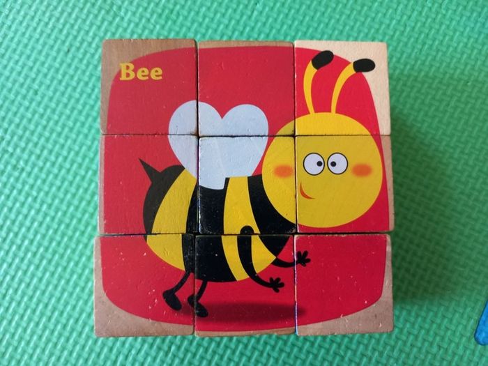 Wooden cubes puzzle