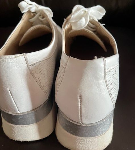 Ladies PITILLOS Winter white / cream wedged SOFT LEATHER Shoes boots Size 39 Uk 6. High Quality.  In really super condition