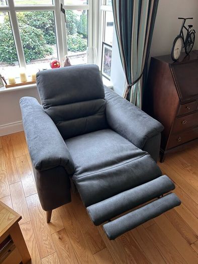 Recliner Sofa - Excellent condition