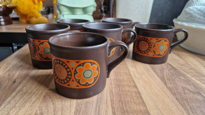 Vintage Kiln Craft Hermes Staffordshire Mugs & Saucers / Side plates