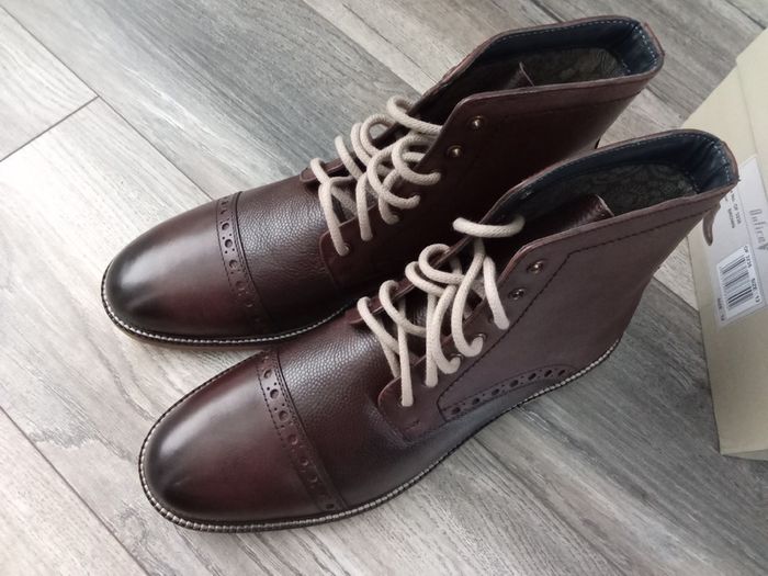 Onfire Brand Mens Textured  Leather Boots.