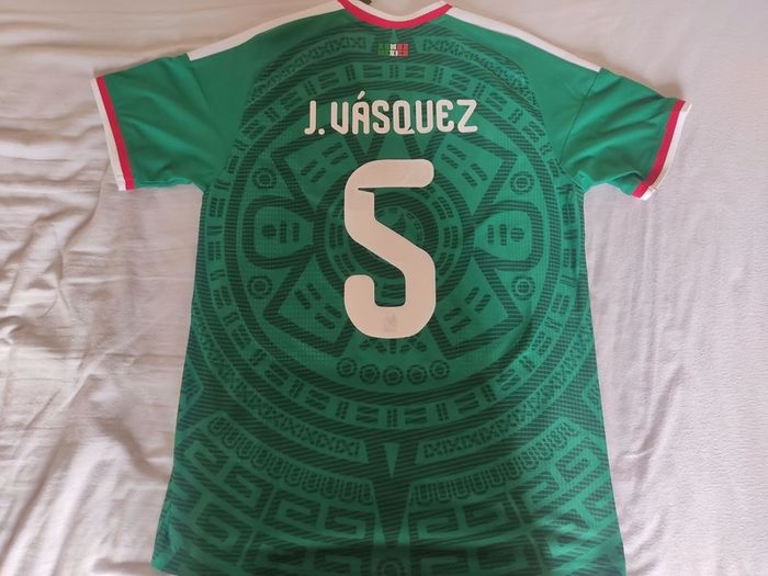 Mexico Jersey Vasquez #5 w/ WC patch - Size L - BNWT