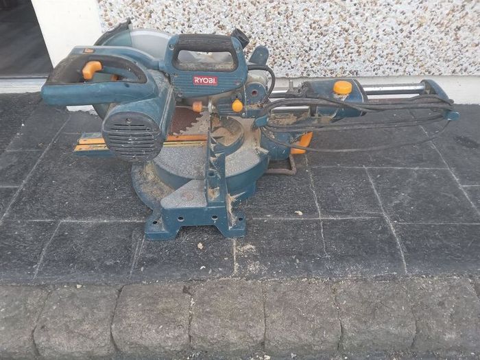 Ryobi sliding mitre saw