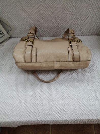 Kenneth Cole Cream Leather Leather Bag