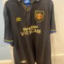 1993-1995 Manchester United away jersey, Mark Hughes 10 Image 9