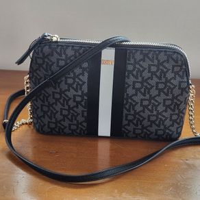 DKNY crossbody (Brand new)