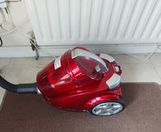 Royal Vacuum Cleaner, Model No. M2830-1, in good condition