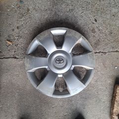 Toyota Yaris original wheel trim #2 with small crack