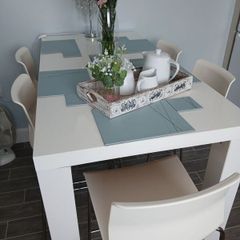 Breakfast bar and 5 high stools for sale