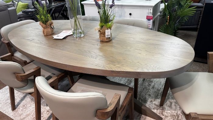 Oval Scandinavian Oak dining table, Like New