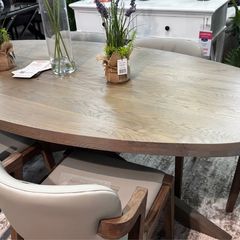 Oval Scandinavian Oak dining table, Like New