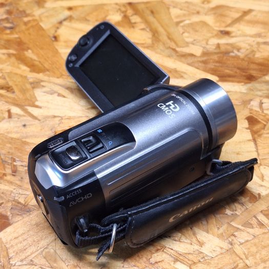 Canon LEGRIA HF R106 Full HD Camcorder - 31733