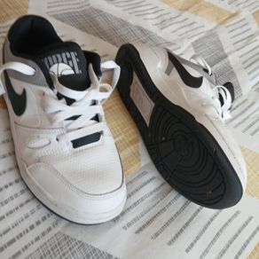 nike force boys trainers