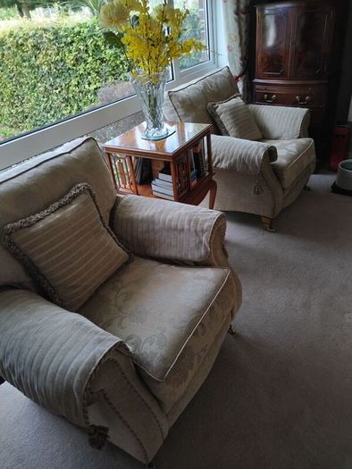 sofa set x3
