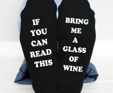 If You Can Read This, bring me a glass of wine Socks Mens