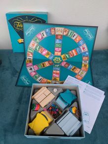 Trivial Pursuit Family Edition