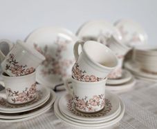 Vintage 1970s Biltons Staffordshire Dinner & Tea Set for 6 - 30 Pieces