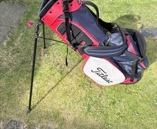 Titleist Players 4 Stadry Stand Bag Navy/White/Red 3 Select image 1 Select image 2 Select image 3 Titleist Players 4 Stadry Stand Bag Navy/White/Red