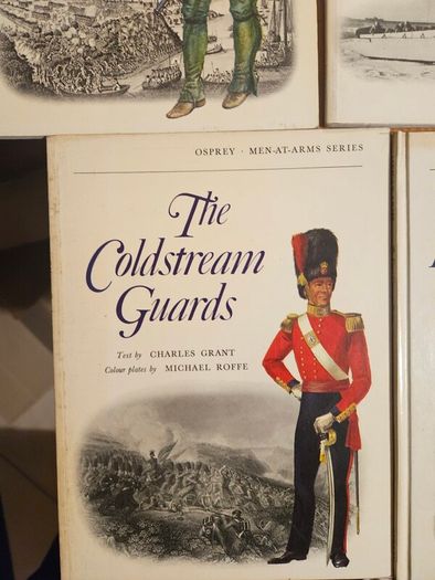 Osprey Men-at-arms Series, Published In 1974 X 15 Fabolous Military Books Plus 2 X Military  Modeling Annuals 1 &3. Plus 3 Other Military Books. All In Good Condition.  See Photos For Same.