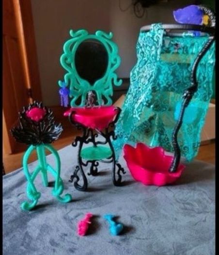 monster high dolls
