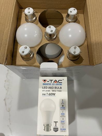 Pack of 7 Warm White Bulbs + Free Lampshade