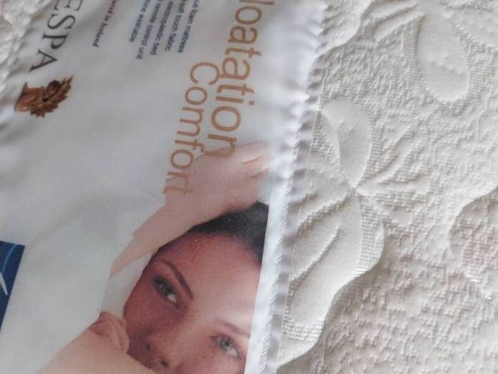 mattress 4ft floating comfort 6 months old
