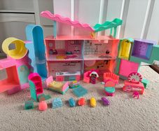 LOL sand surprise house