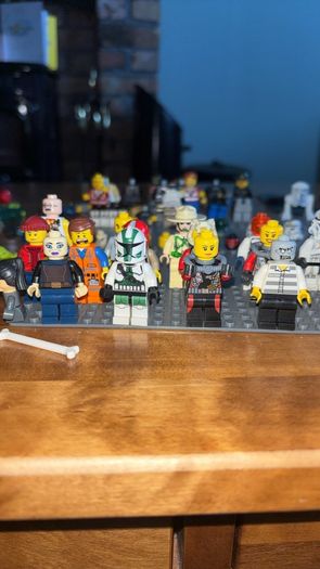 Old box of Lego + mini figures