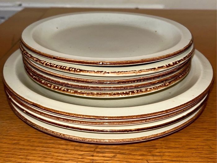 A Set of 5 Plates Medium Size and A Set of 4 Plates Large Size