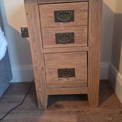 Bedroom furniture set