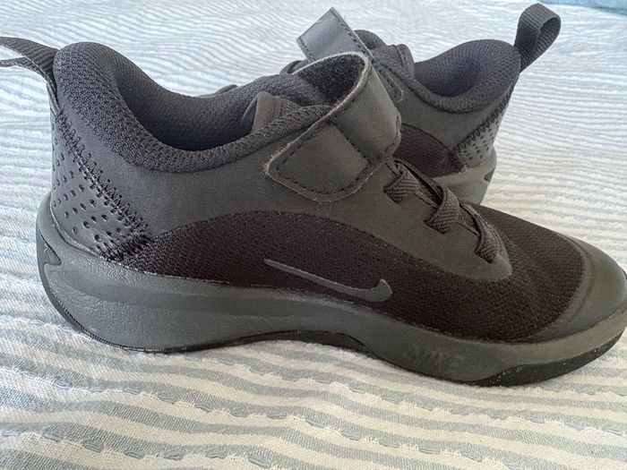 Nike kids size 11.5 black runners