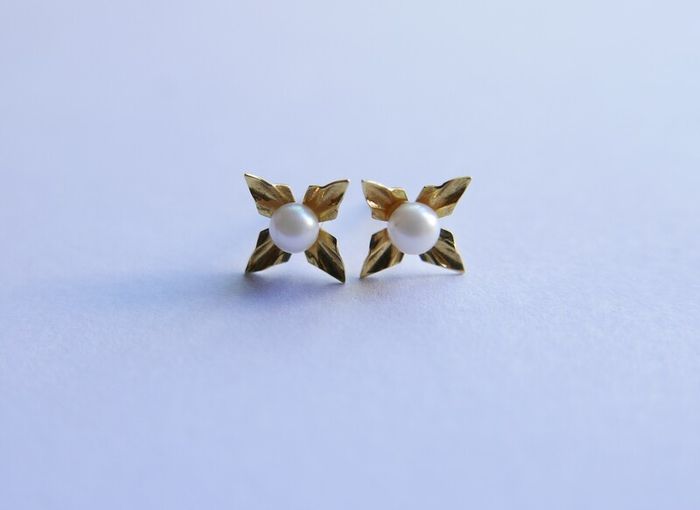 Vintage Solid 9ct Yellow Gold 375 Pearl Stud Earrings, Flower Style 0,9g