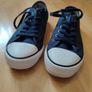 Size 5 Ladies Dunlop canvas trainers Image 2