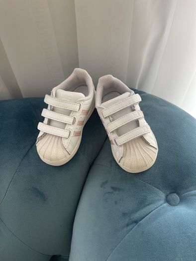 Adidas girl shoes size uk 5