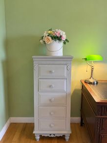 Vintage Tallboy Chest of Drawers in Excellent Condition