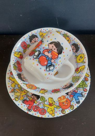 Vintage Rare Collectable Arcopal France Childrens Milk Glass Dining Set with Haribo Sweets Motifs, Consisting of A Mug, Cereal Bowl and 20cm Plate, circa 1970