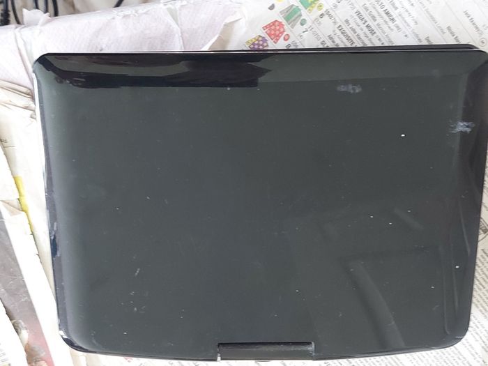 5 Portable DVD Players, all working, but no charges for them, all in very good condition