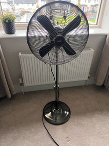 LOGIK L16PFGM17 16" Pedestal Fan - Gun Metal
