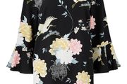 PLUS SIZE (22) Floral/Bird Blouse. New