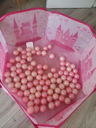 Ball pit