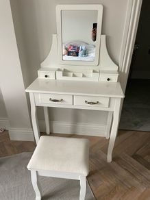 kids dressing table